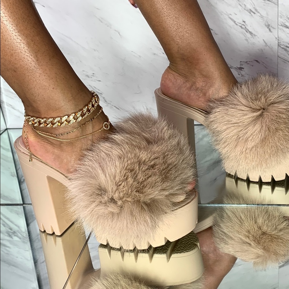🧸 LORI Chunky Fur Heel 🧸 - Picture 5 of 8